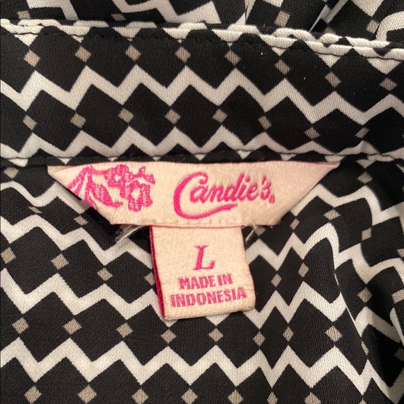 Black and White Notched Collar Blouse with Cuffed Sleeves - Picture 2 of 8